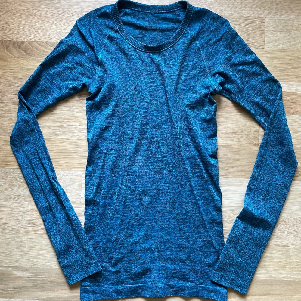 Lululemon swiftly tech long sleeve running shirt size 4